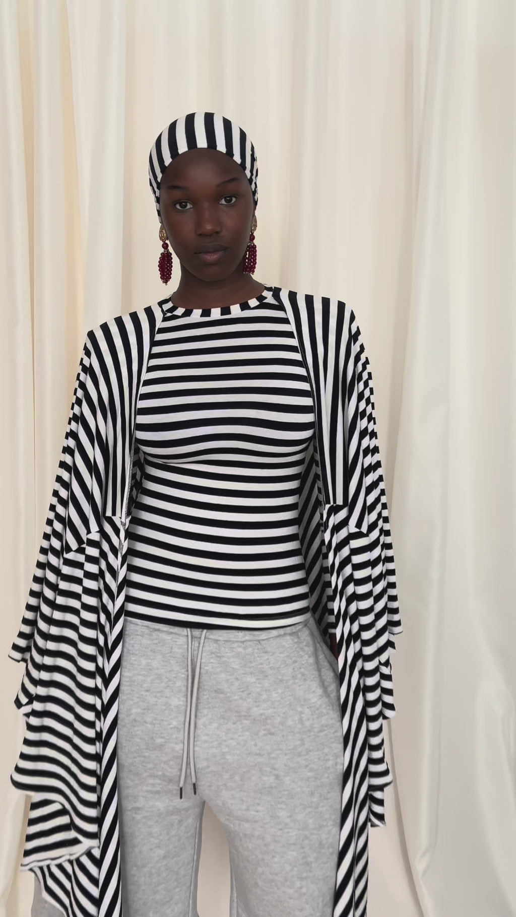 THE HÉROÏNE TOP - BLACK STRIPES